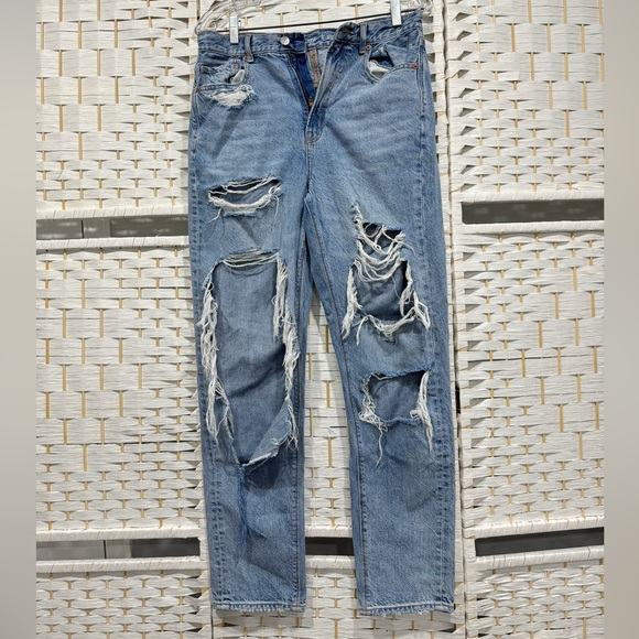 American Eagle Distressed Mom Jeans (Size 8 Long) - Picture 1 of 3